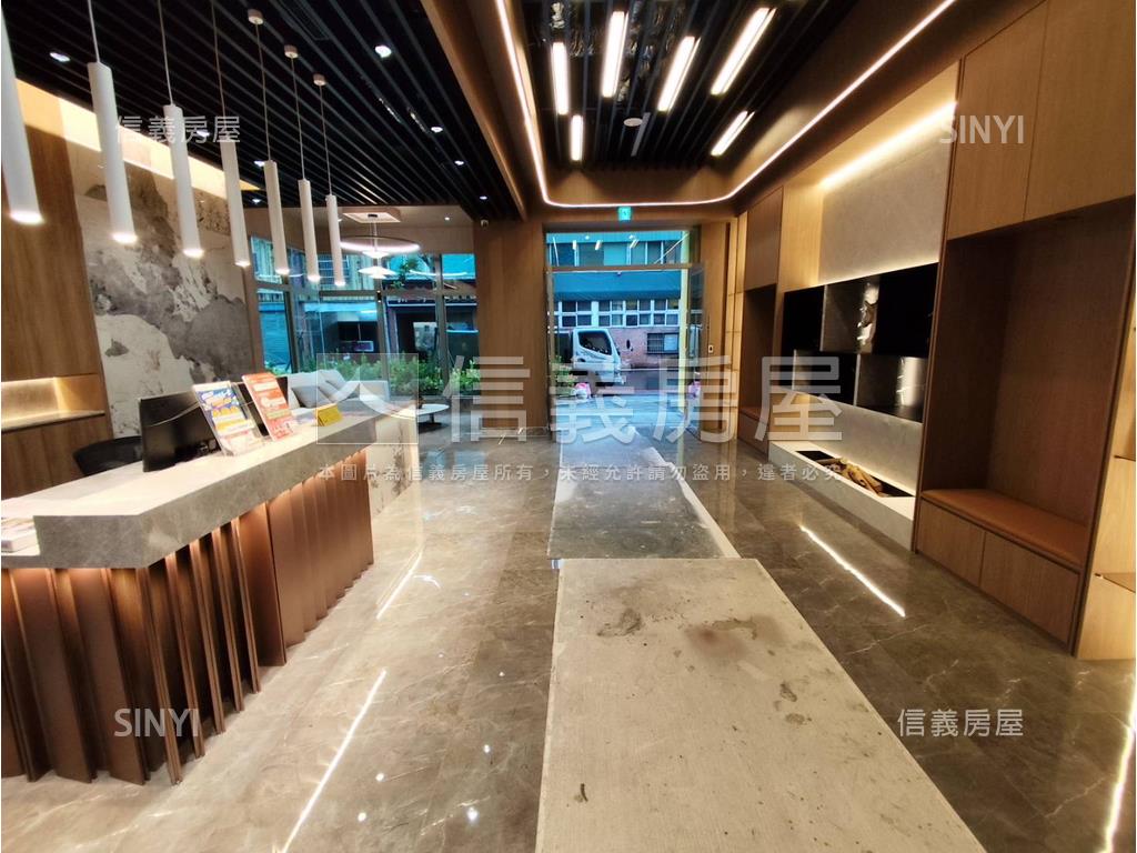 心家家眺望山景美宅房屋室內格局與周邊環境