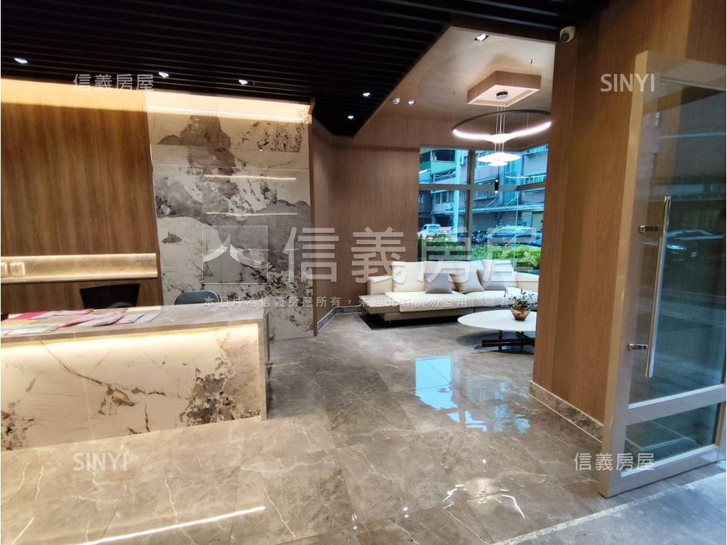 心家家眺望山景美宅房屋室內格局與周邊環境