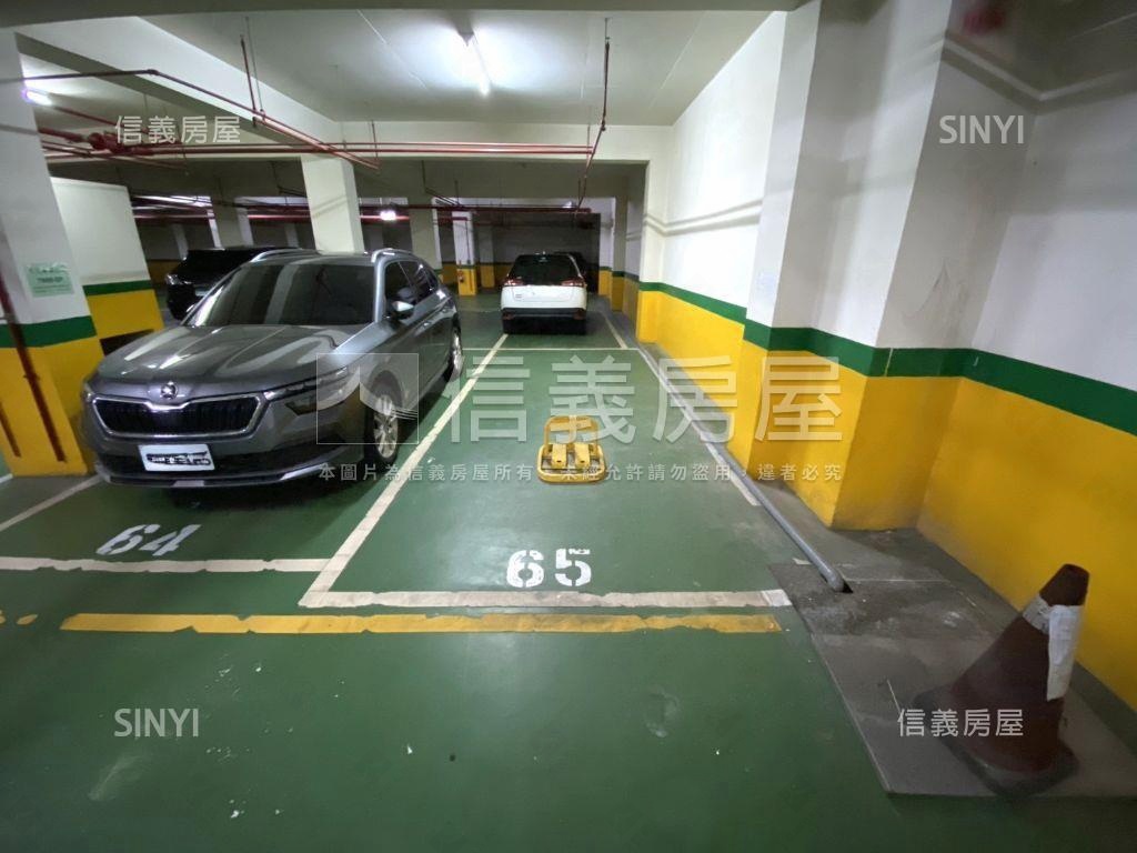 名人尊品二６５號車位Ｂ２房屋室內格局與周邊環境