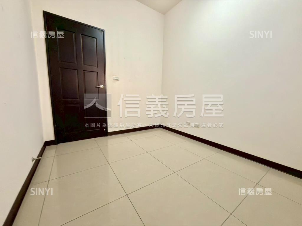 合雄Ｍ高樓三房車位房屋室內格局與周邊環境
