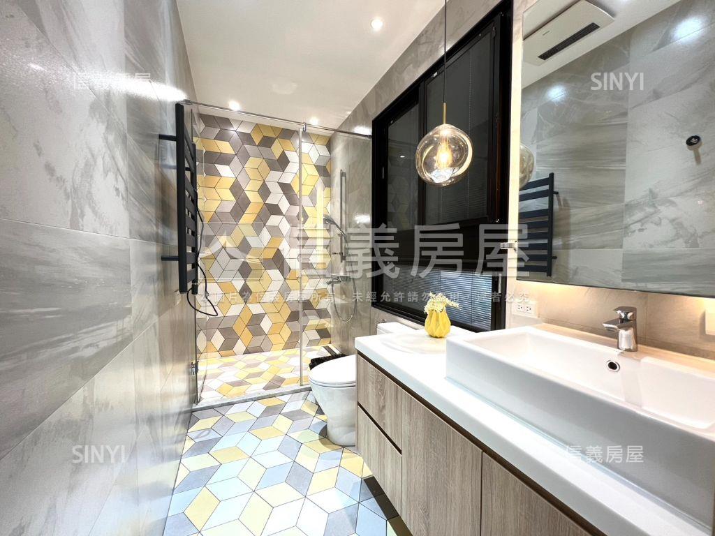 由鉅大謙精美裝潢連號車位房屋室內格局與周邊環境