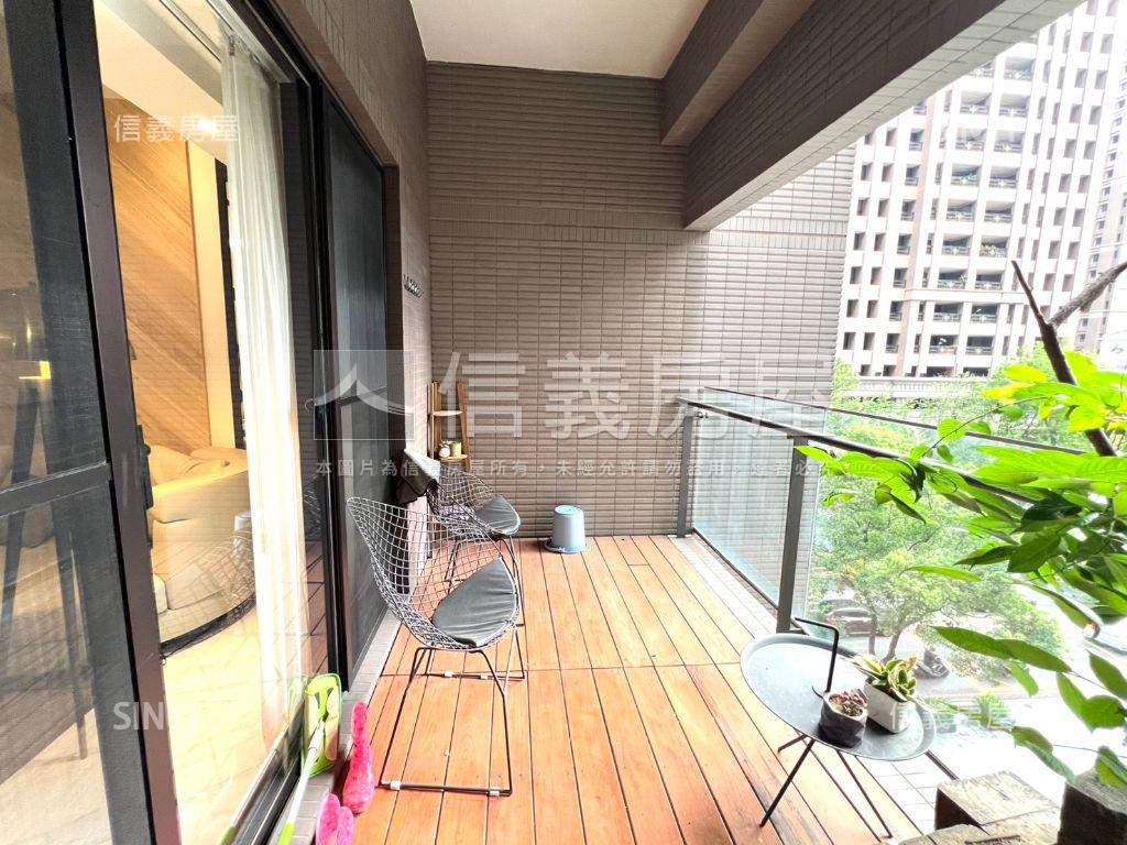 由鉅大謙精美裝潢連號車位房屋室內格局與周邊環境