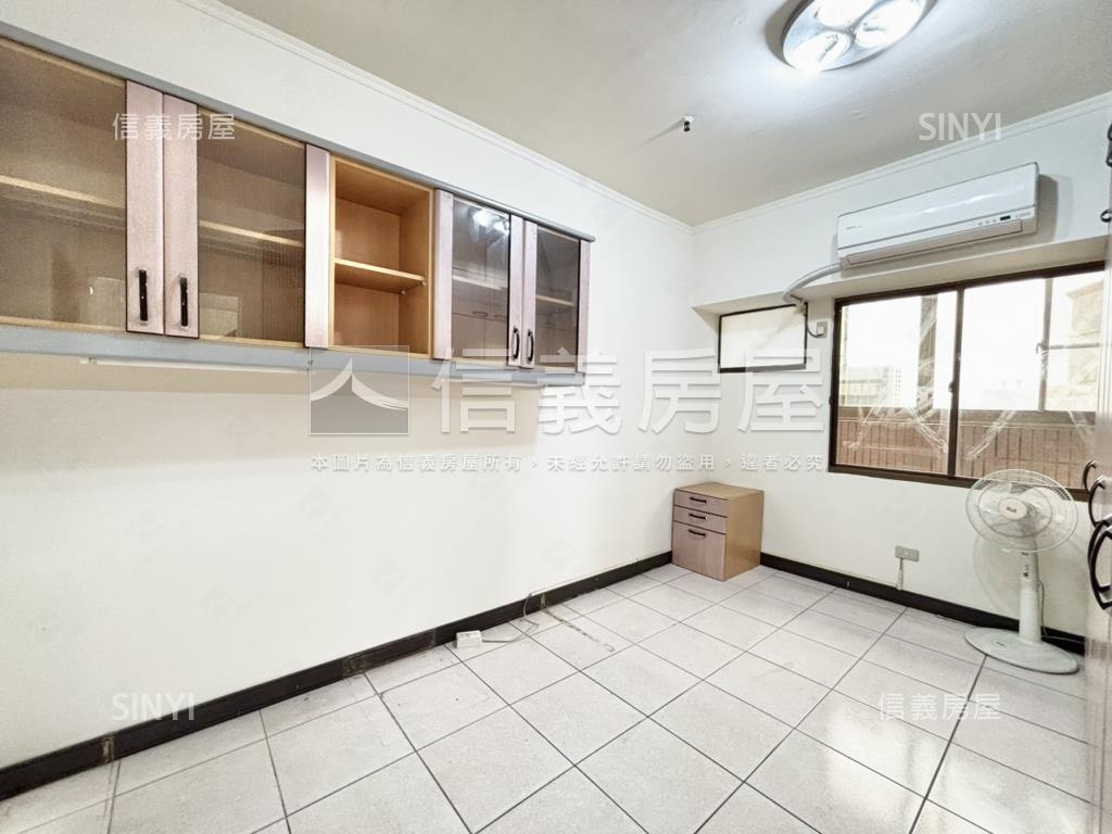 皇家高樓景觀３房房屋室內格局與周邊環境