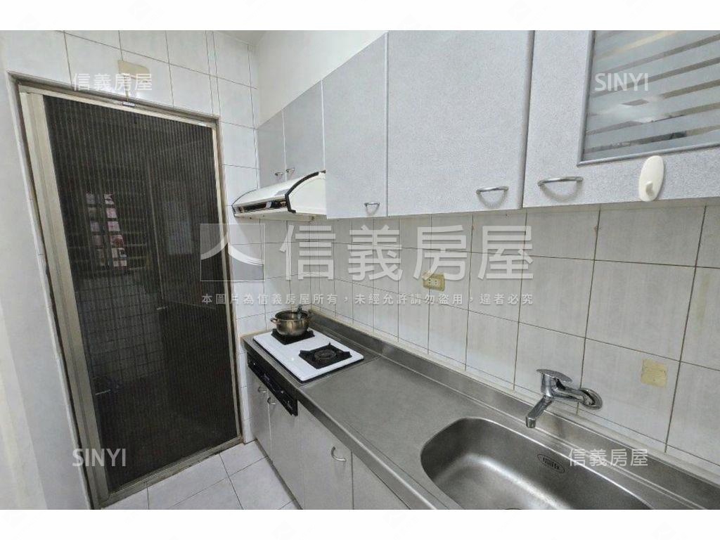 成大新特區稀有四房房屋室內格局與周邊環境