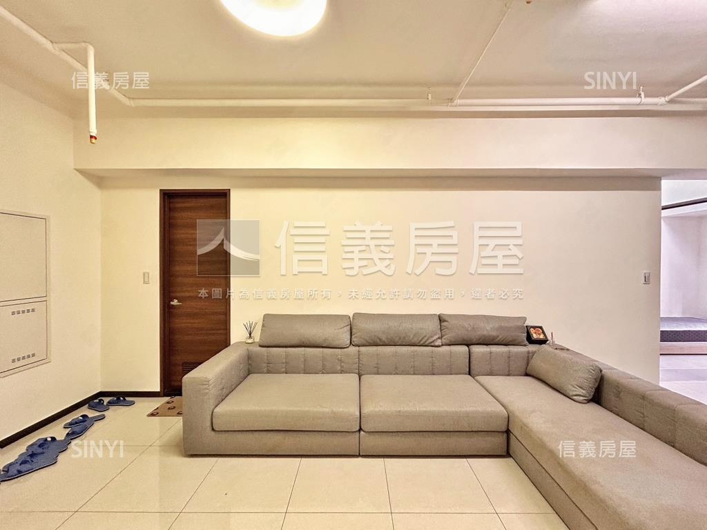 華悦城三房車位房屋室內格局與周邊環境