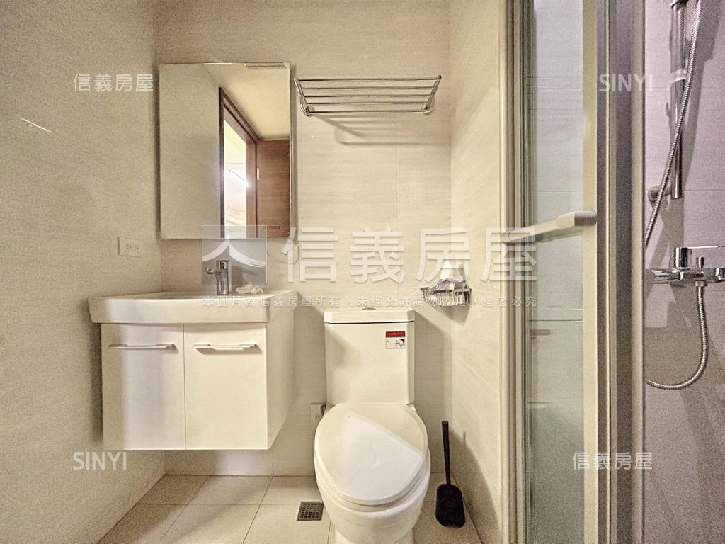 華悦城三房車位房屋室內格局與周邊環境