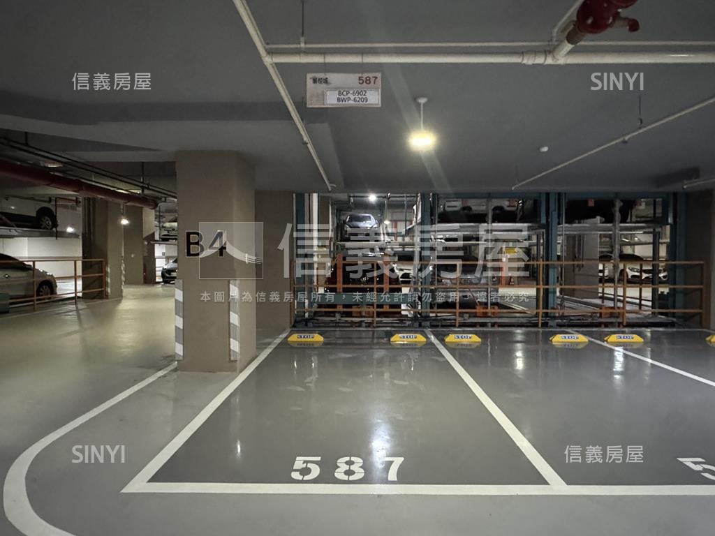 華悦城三房車位房屋室內格局與周邊環境