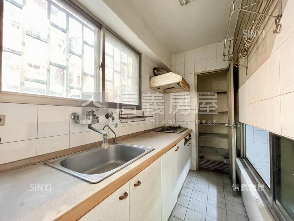 府城免千萬車庫透天房屋室內格局與周邊環境