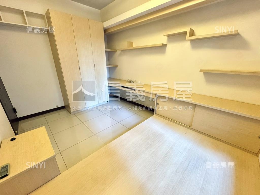 勝美漾朝南四房雙平面車位房屋室內格局與周邊環境