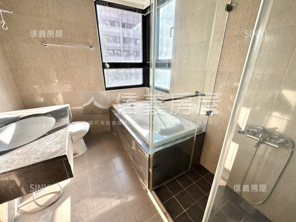 勝美漾朝南四房雙平面車位房屋室內格局與周邊環境