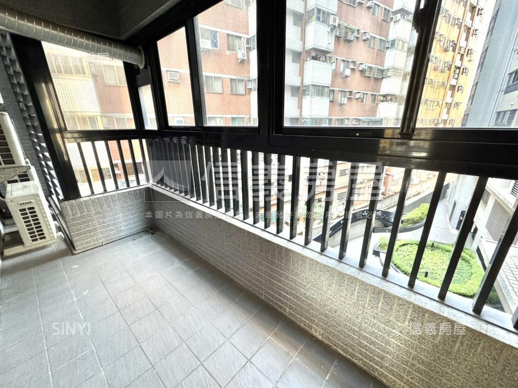 勝美漾朝南四房雙平面車位房屋室內格局與周邊環境