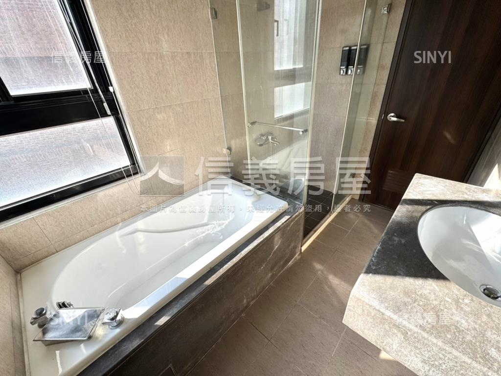 勝美漾朝南四房雙平面車位房屋室內格局與周邊環境