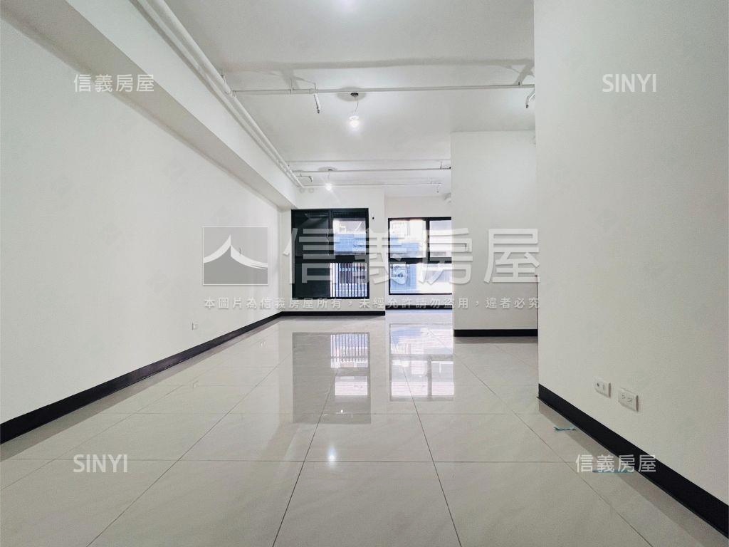 河堤世界・靜謐高層平車宅房屋室內格局與周邊環境