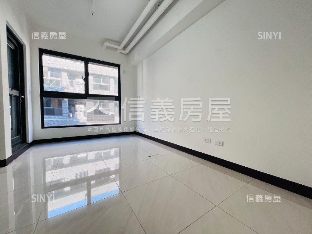 河堤世界・靜謐高層平車宅房屋室內格局與周邊環境