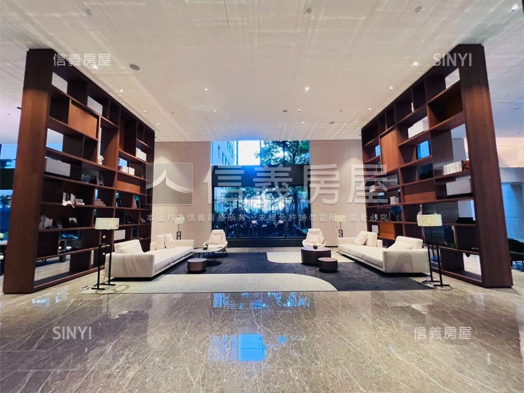 河堤世界全新未住平車好停房屋室內格局與周邊環境