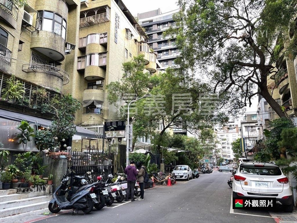 東區精品服飾庭園店面房屋室內格局與周邊環境