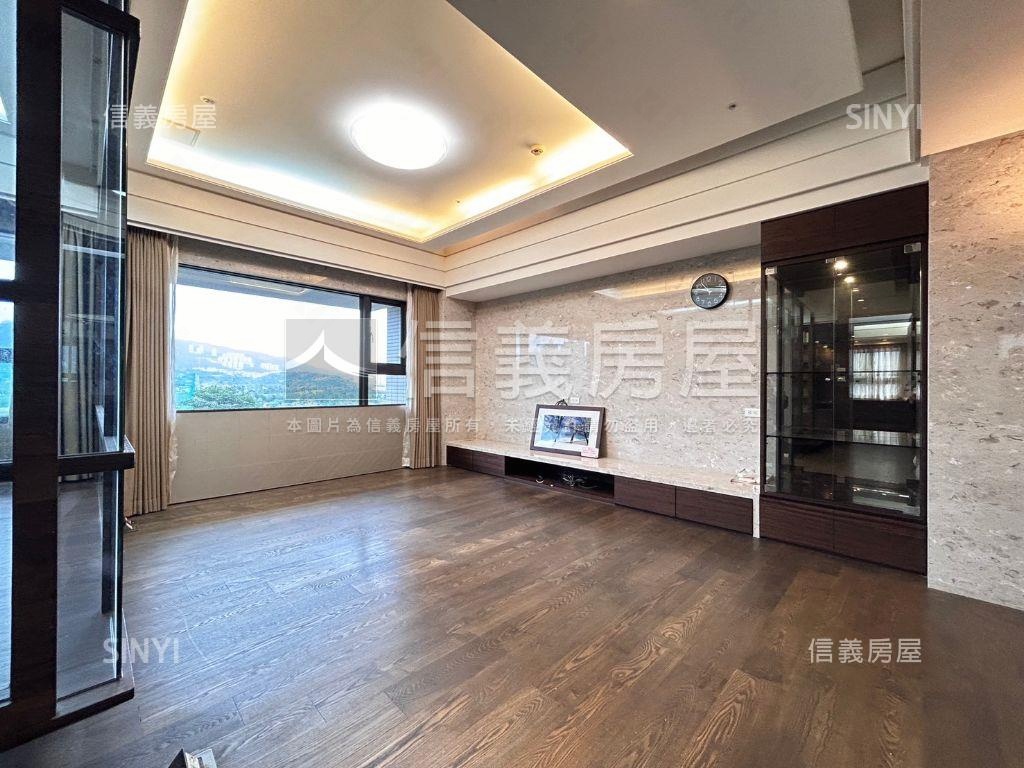 美河市美景三房有車位房屋室內格局與周邊環境