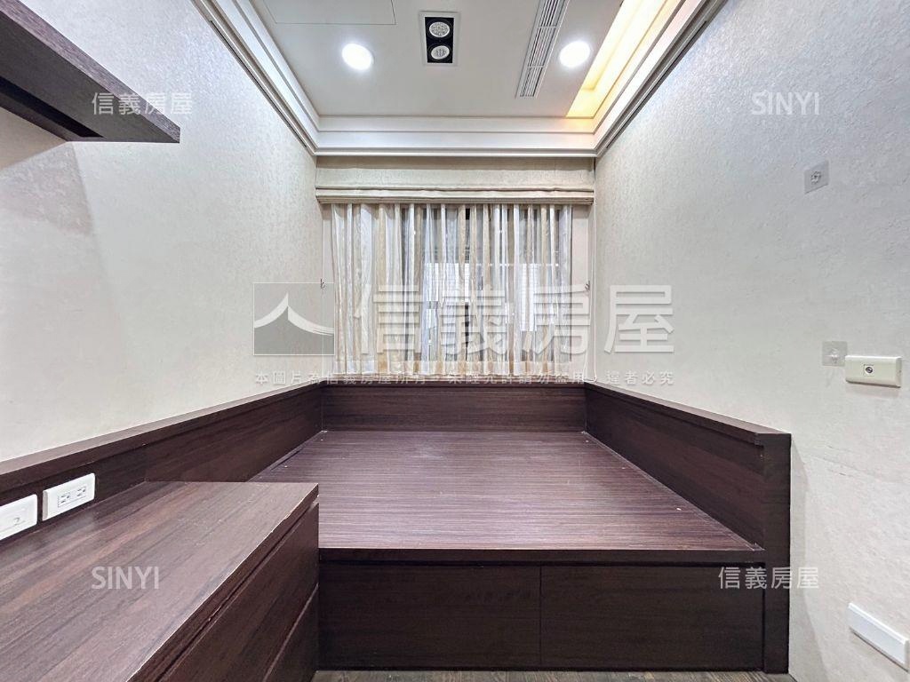 美河市美景三房有車位房屋室內格局與周邊環境