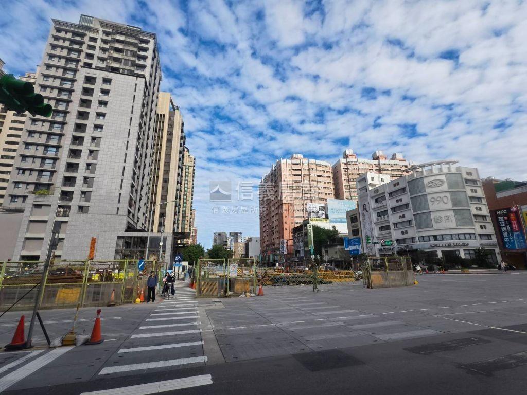 近未來Ｇ１０捷運２房車位房屋室內格局與周邊環境