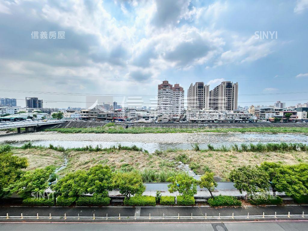 夯座東向西⭐狠棒角間透店房屋室內格局與周邊環境