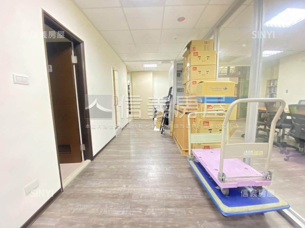 板南捷運。優質辦公房屋室內格局與周邊環境