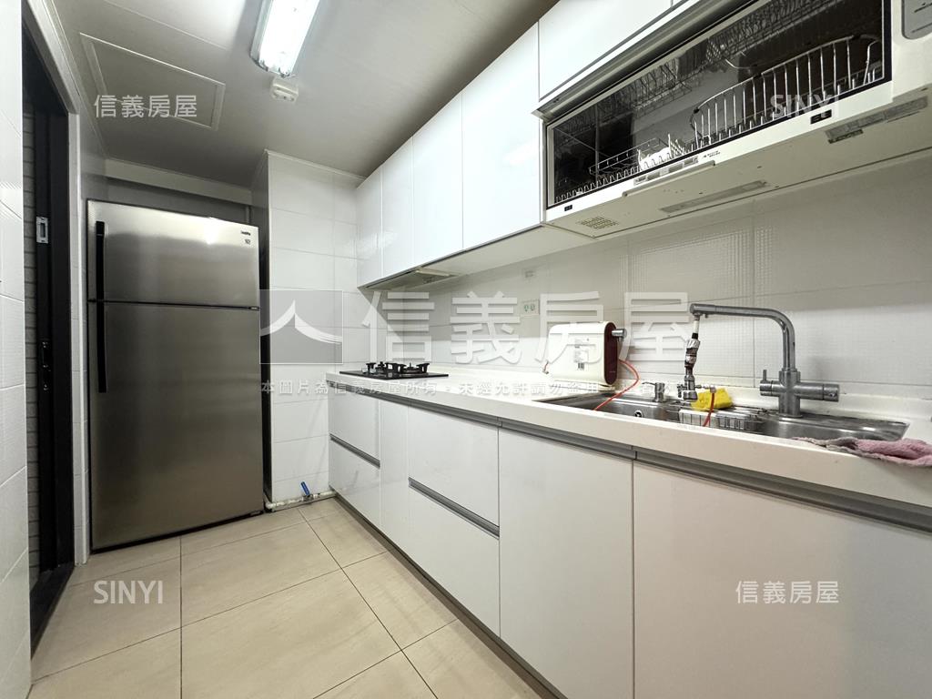 環宇市朝外高樓綠景三房房屋室內格局與周邊環境