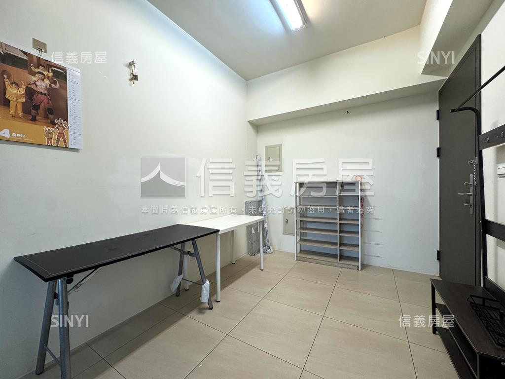 環宇市朝外高樓綠景三房房屋室內格局與周邊環境