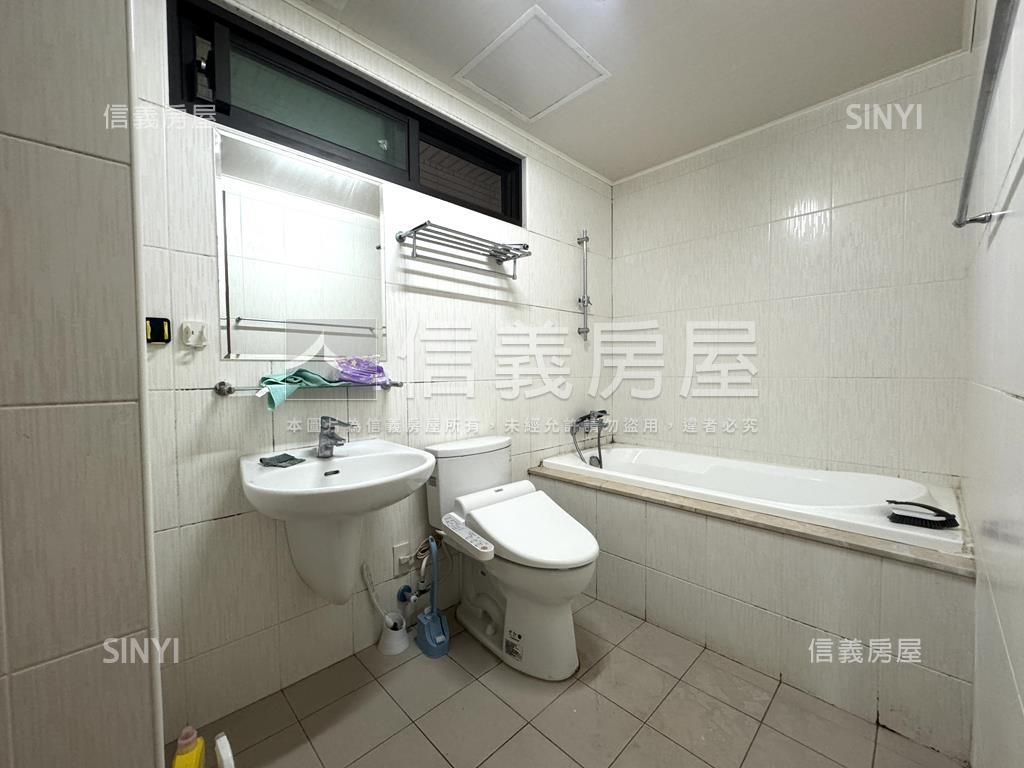 環宇市朝外高樓綠景三房房屋室內格局與周邊環境