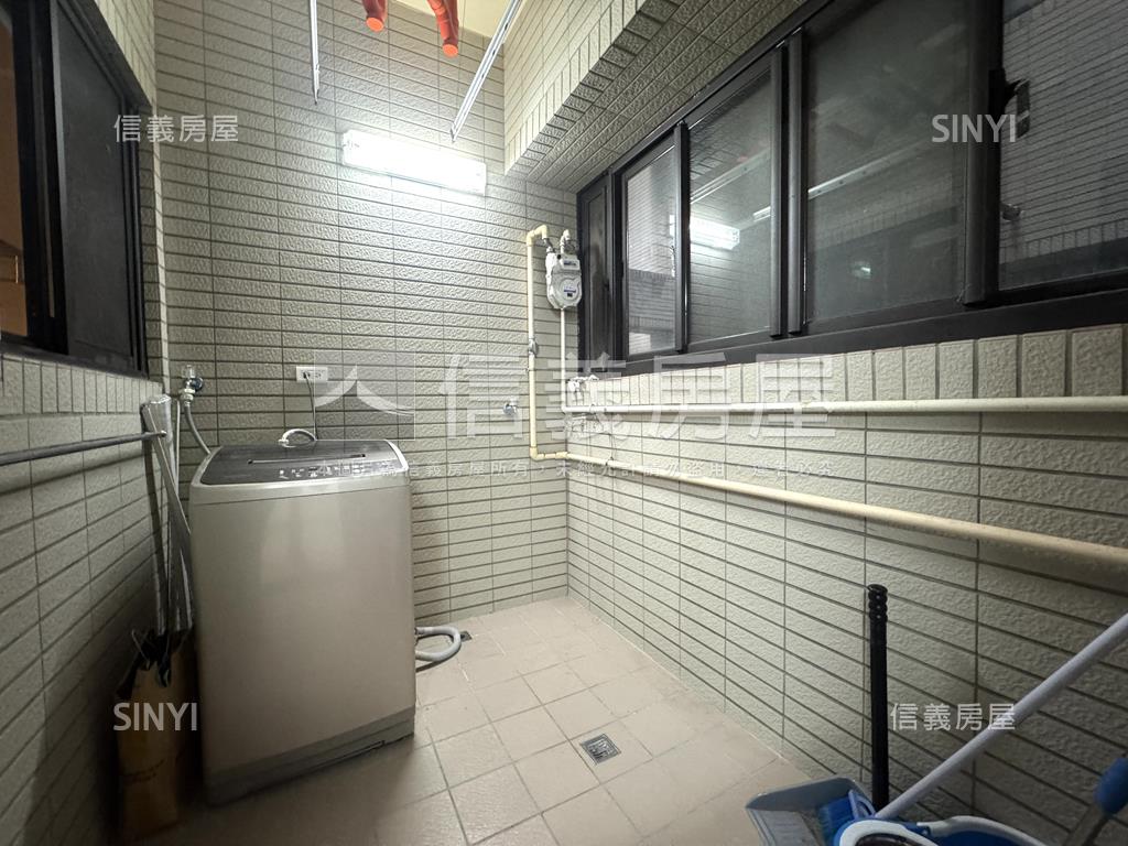 環宇市朝外高樓綠景三房房屋室內格局與周邊環境