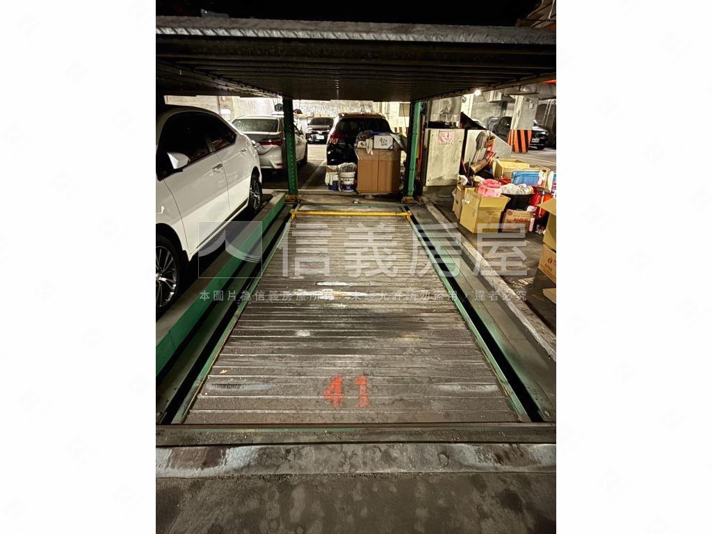 雙冠軍社區車位房屋室內格局與周邊環境