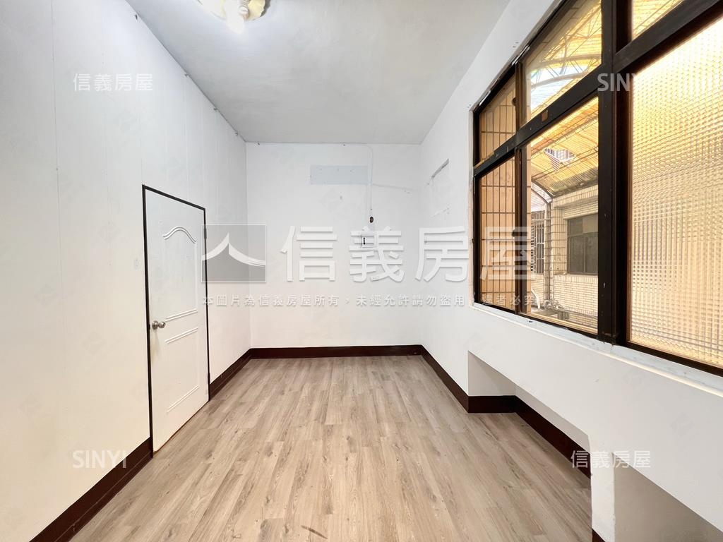 大湳市場。人潮金透店房屋室內格局與周邊環境