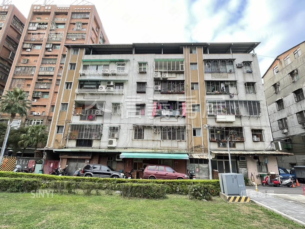 捷運鷺江國小公寓房屋室內格局與周邊環境