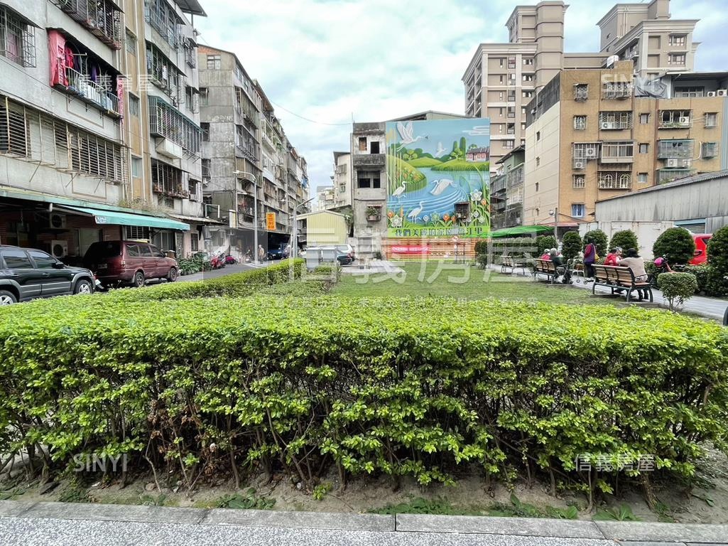 捷運鷺江國小公寓房屋室內格局與周邊環境