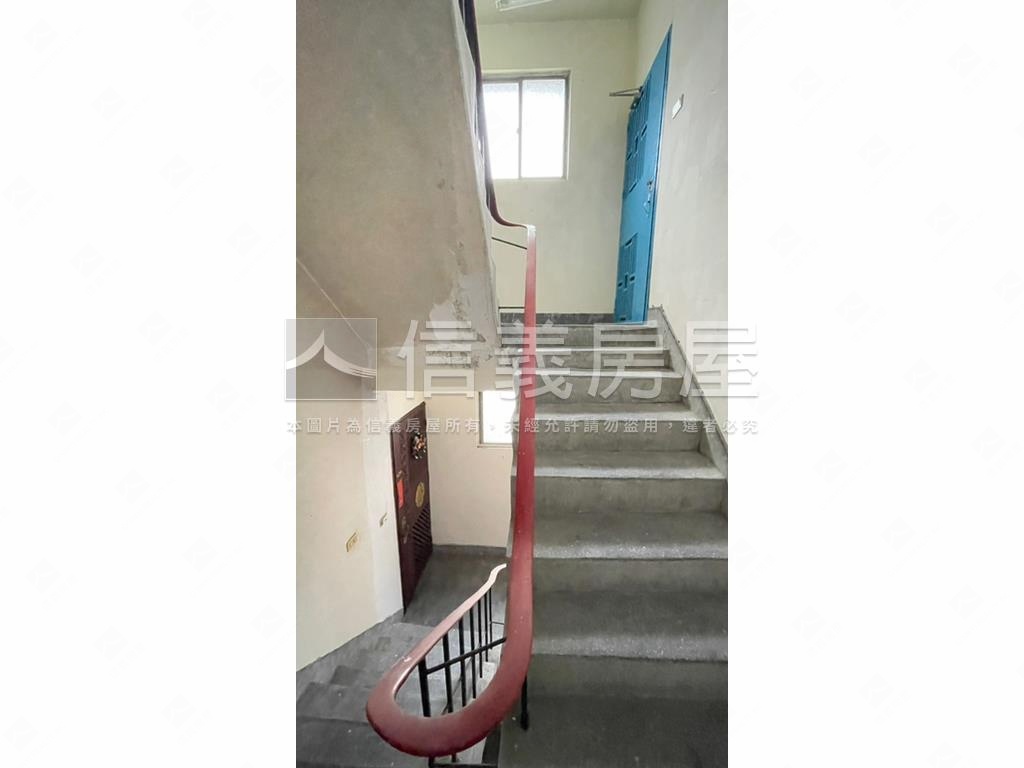 捷運鷺江國小公寓房屋室內格局與周邊環境