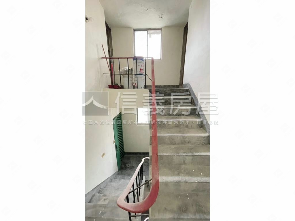 捷運鷺江國小公寓房屋室內格局與周邊環境