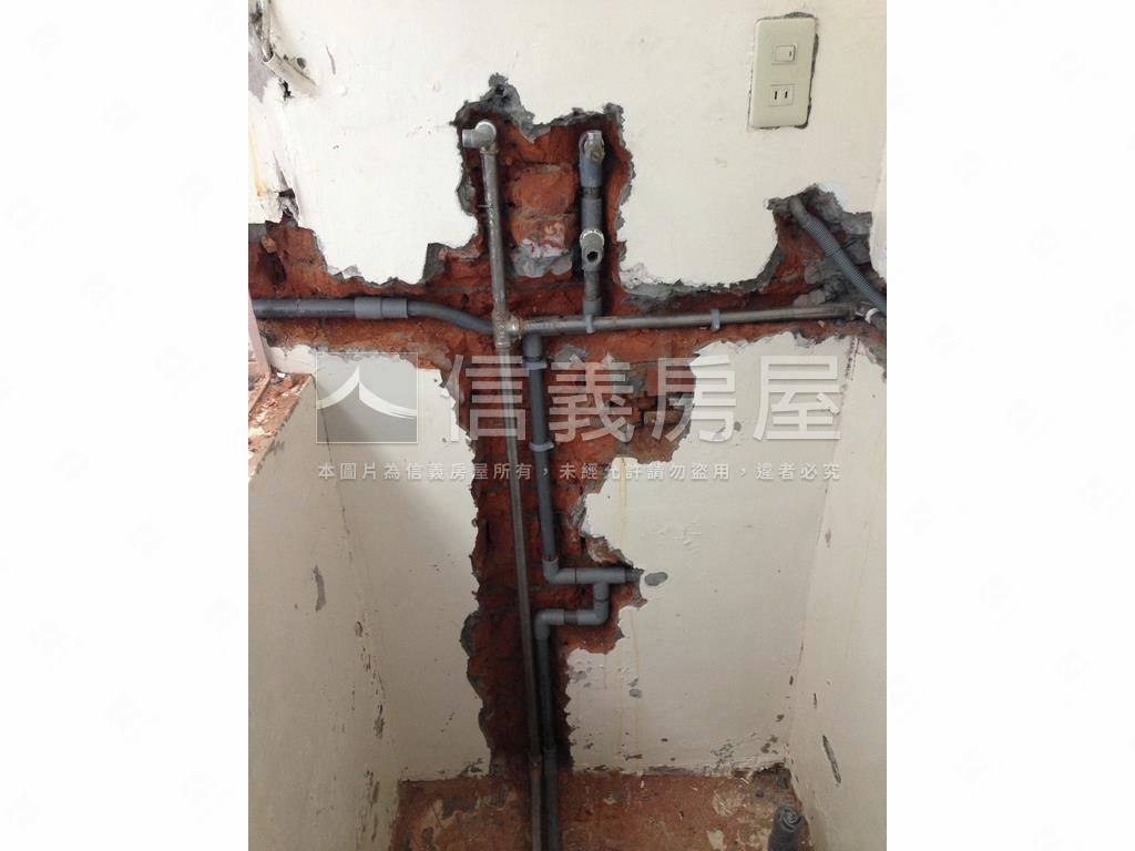 捷運鷺江國小公寓房屋室內格局與周邊環境