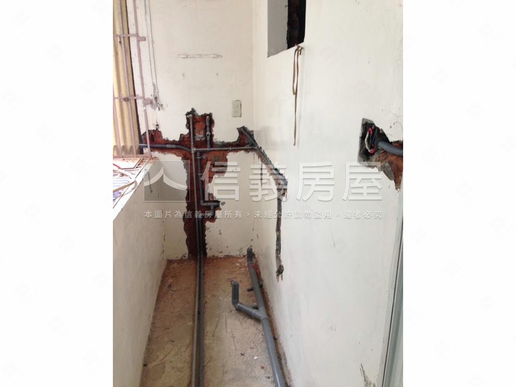 捷運鷺江國小公寓房屋室內格局與周邊環境