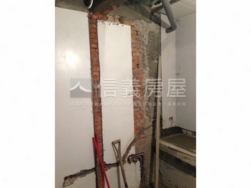 捷運鷺江國小公寓房屋室內格局與周邊環境