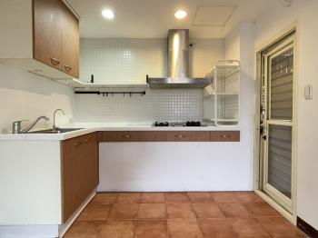 捷運鷺江國小公寓