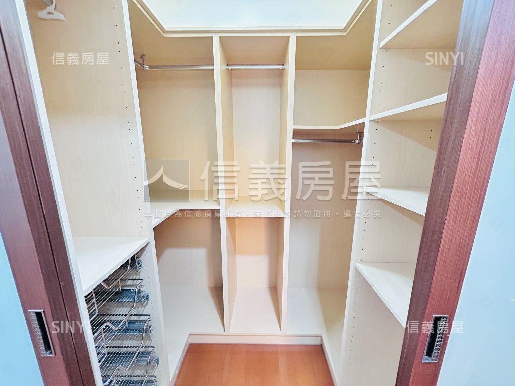 慈文學區大三房車位房屋室內格局與周邊環境