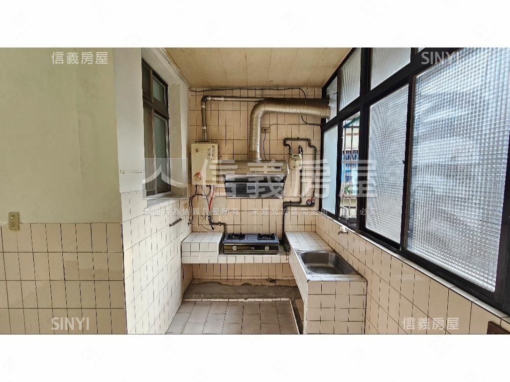 士林極品三樓公寓房屋室內格局與周邊環境