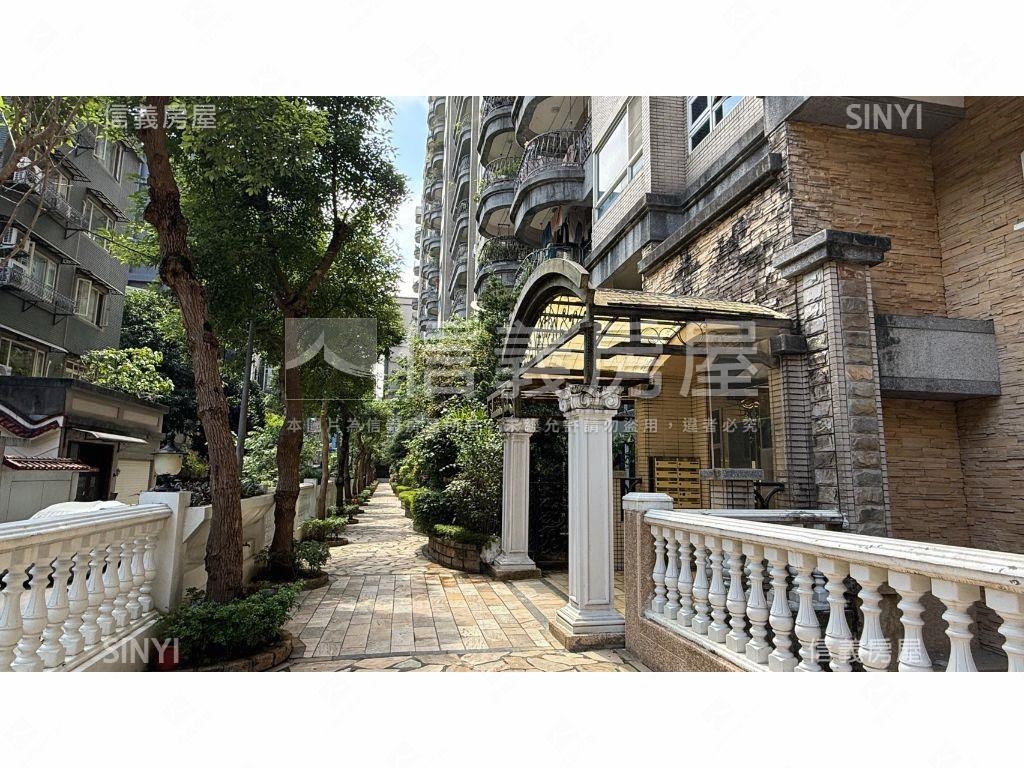 湯泉櫻花經典四房車位房屋室內格局與周邊環境