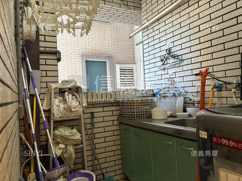 湯泉櫻花經典四房車位房屋室內格局與周邊環境
