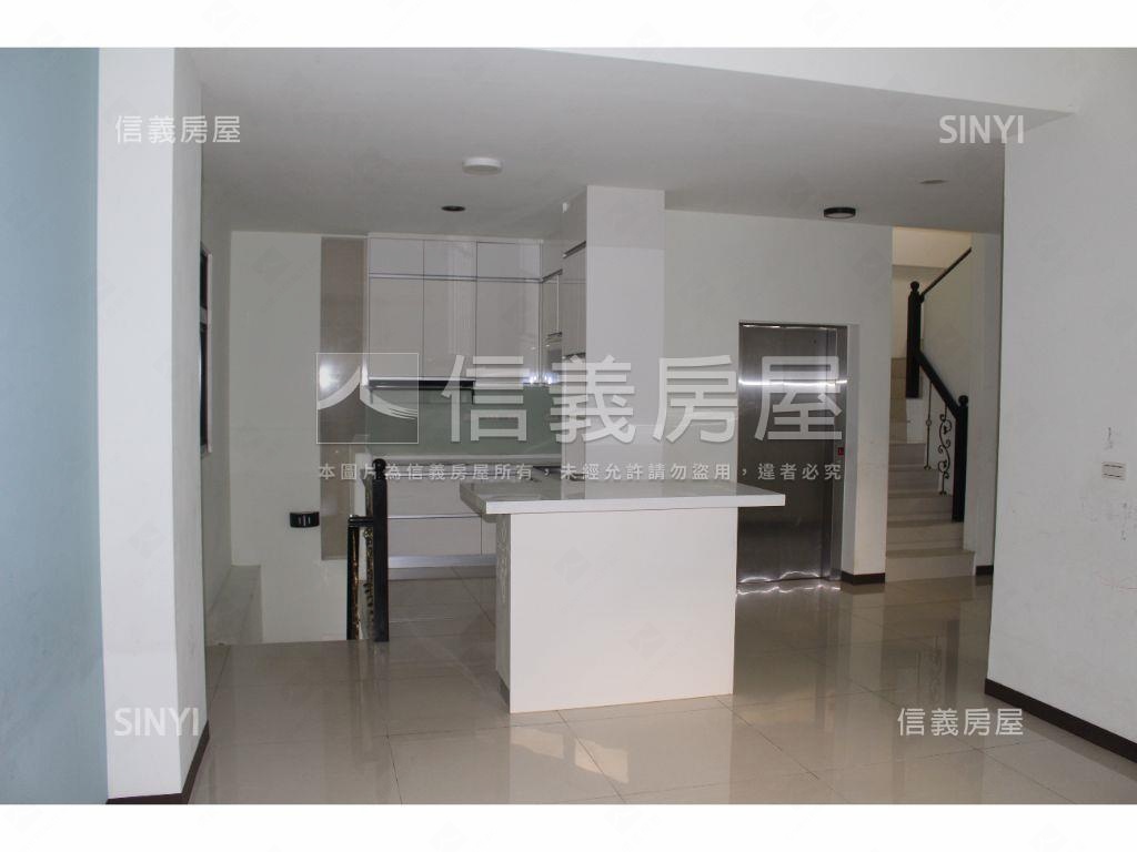 東興路大面寬透店房屋室內格局與周邊環境