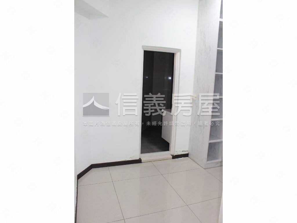 東興路大面寬透店房屋室內格局與周邊環境