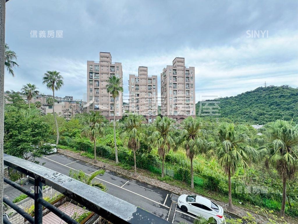 綠葉山莊景觀別墅專屬車庫房屋室內格局與周邊環境