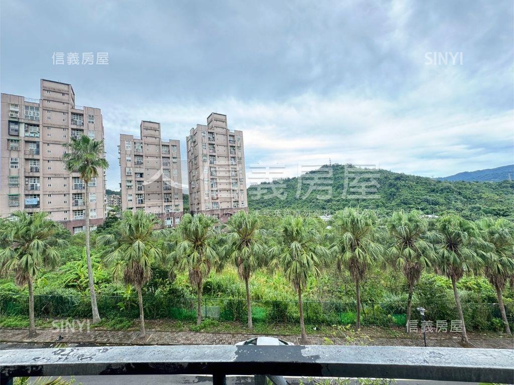 綠葉山莊景觀別墅專屬車庫房屋室內格局與周邊環境