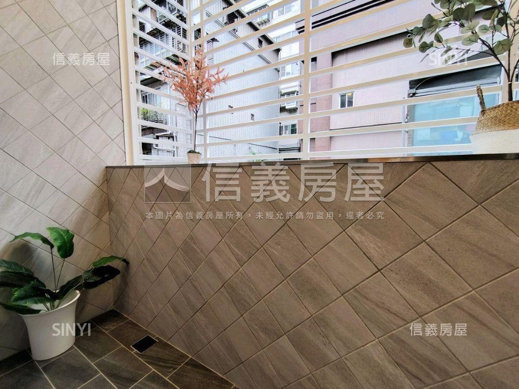中山捷運靜巷二樓收租美寓房屋室內格局與周邊環境