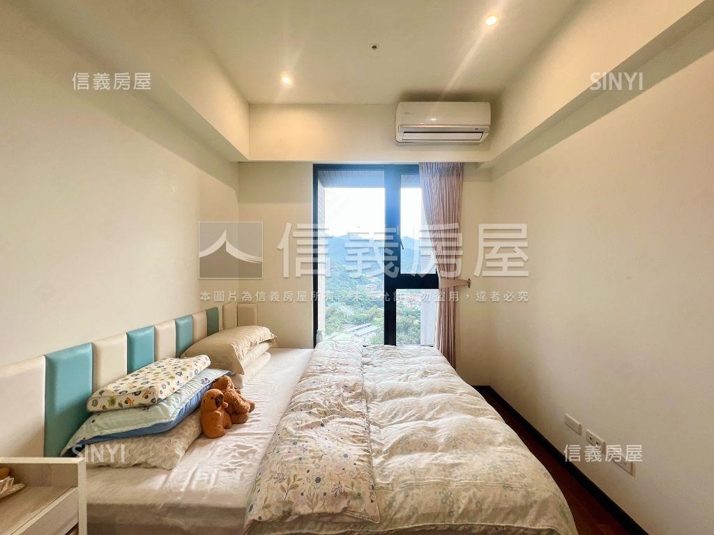 次頂樓山景華固三房附車位房屋室內格局與周邊環境