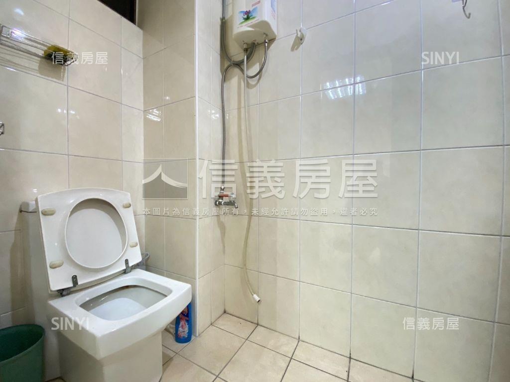 真愛店面傳家金雞母車位房屋室內格局與周邊環境